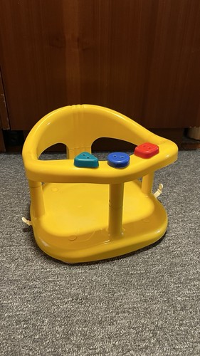 Gelber badewannen sitz mit - gelber,
