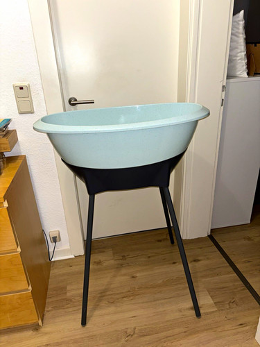 Baby badewanne auf gestell - baby-badewanne,